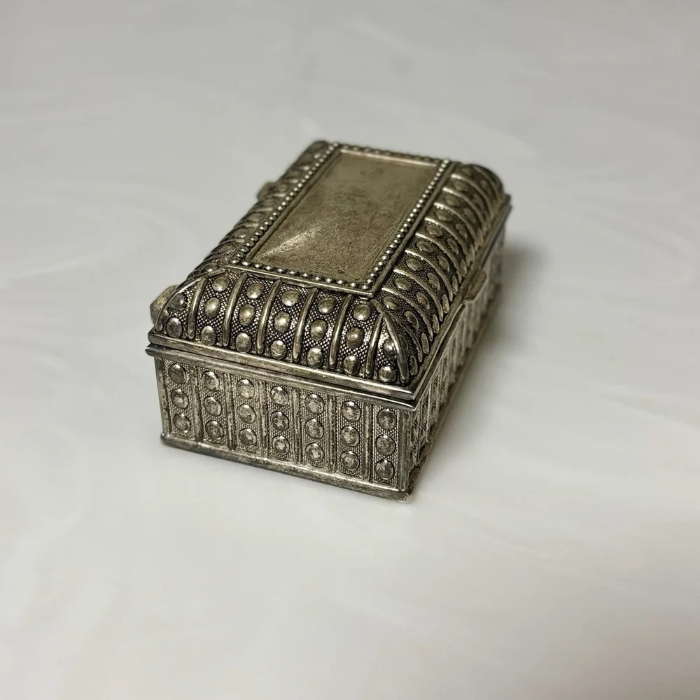 SMALL VINTAGE SILVER PLATE TRINKET OR JEWELRY TABLE CABINET BOX
